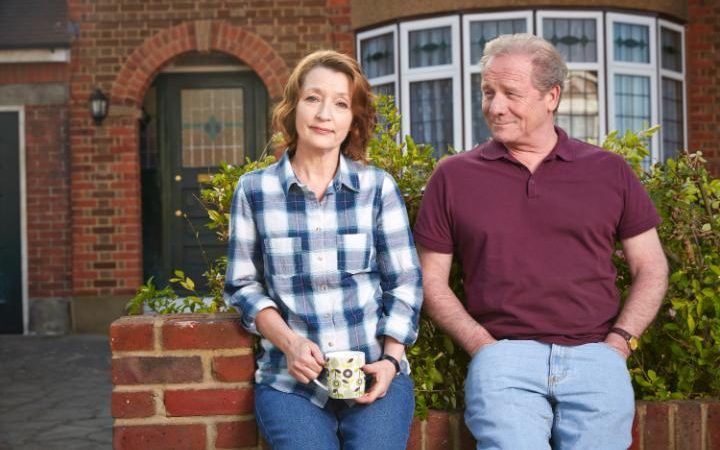 bbc-two-has-officially-renewed-mum-for-series-2_1